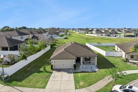 Villa ou maison à Groveland, Floride 4 chambres, 142.51 m2 № 2398440
