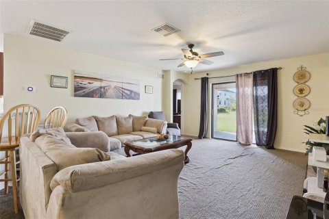 Villa ou maison à vendre à Groveland, Floride: 4 chambres, 142.51 m2 № 2398440 - photo 12