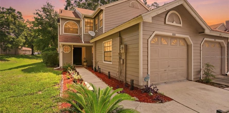 Adosado en Altamonte Springs, Florida 2 dormitorios, 142.23 m2 № 2149716