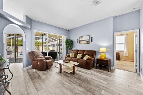 Casa en venta en Zephyrhills, Florida, 4 dormitorios, 194.07 m2 № 2221916 - foto 6