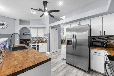 Casa en venta en Zephyrhills, Florida, 4 dormitorios, 194.07 m2 № 2221916 - foto 11