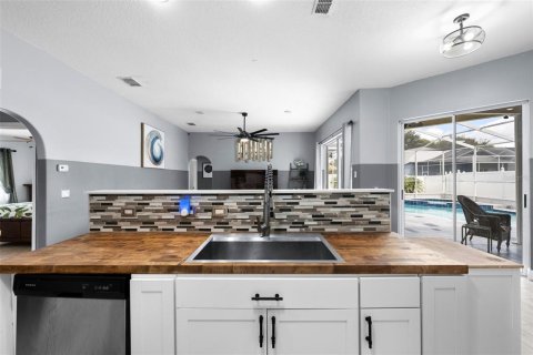 Casa en venta en Zephyrhills, Florida, 4 dormitorios, 194.07 m2 № 2221916 - foto 14