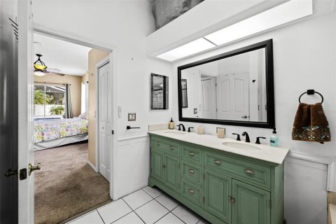 Casa en venta en Zephyrhills, Florida, 4 dormitorios, 194.07 m2 № 2221916 - foto 30