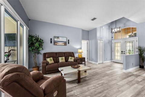 Casa en venta en Zephyrhills, Florida, 4 dormitorios, 194.07 m2 № 2221916 - foto 7