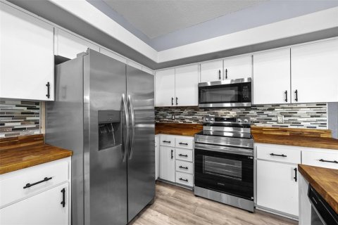 Casa en venta en Zephyrhills, Florida, 4 dormitorios, 194.07 m2 № 2221916 - foto 10