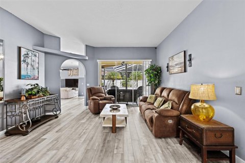 Casa en venta en Zephyrhills, Florida, 4 dormitorios, 194.07 m2 № 2221916 - foto 5