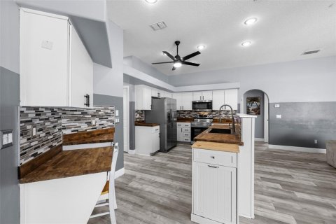 Casa en venta en Zephyrhills, Florida, 4 dormitorios, 194.07 m2 № 2221916 - foto 13