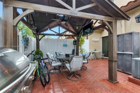 Townhouse in Homestead, Florida 3 bedrooms, 130.25 sq.m. № 1941308 - photo 19