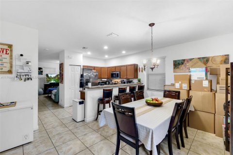 Townhouse in Homestead, Florida 3 bedrooms, 130.25 sq.m. № 1941308 - photo 16
