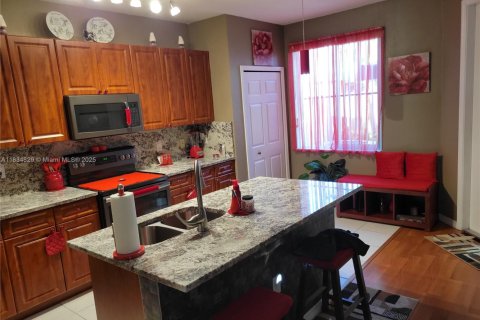 Touwnhouse à vendre à Homestead, Floride: 4 chambres, 160.54 m2 № 2090247 - photo 5