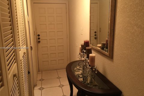 Condo in Miami, Florida, 2 bedrooms  № 1920500 - photo 6