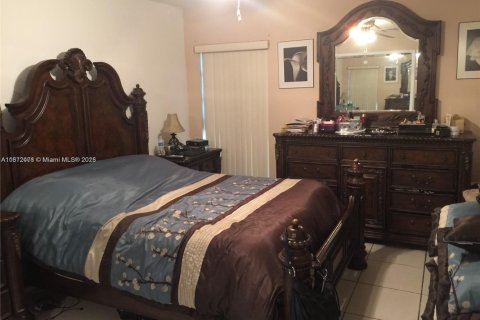 Condo in Miami, Florida, 2 bedrooms  № 1920500 - photo 9