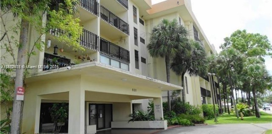Condo in Miami, Florida, 2 bedrooms  № 1920500