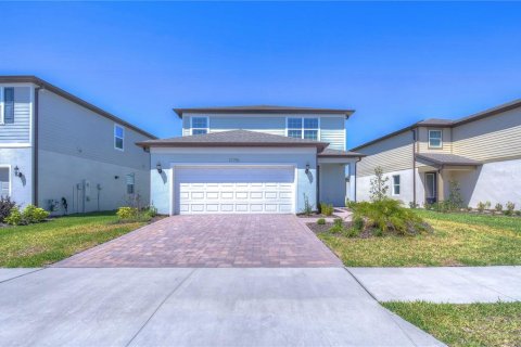 Villa ou maison à louer à Land O' Lakes, Floride: 4 chambres, 209.96 m2 № 2337431 - photo 2