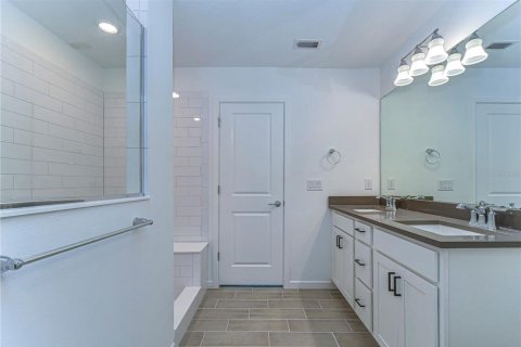 Villa ou maison à louer à Land O' Lakes, Floride: 4 chambres, 209.96 m2 № 2337431 - photo 24