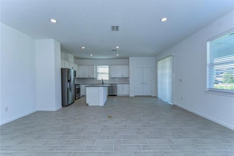 Villa ou maison à louer à Land O' Lakes, Floride: 4 chambres, 209.96 m2 № 2337431 - photo 13