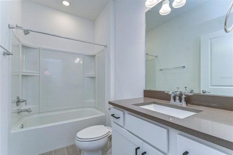 Villa ou maison à louer à Land O' Lakes, Floride: 4 chambres, 209.96 m2 № 2337431 - photo 6