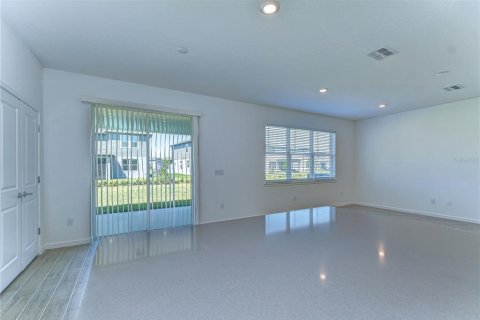 Villa ou maison à louer à Land O' Lakes, Floride: 4 chambres, 209.96 m2 № 2337431 - photo 10