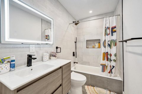 Villa ou maison à vendre à Dania Beach, Floride: 5 chambres, 206.89 m2 № 1979984 - photo 26