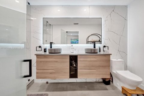 Villa ou maison à vendre à Dania Beach, Floride: 5 chambres, 206.89 m2 № 1979984 - photo 30