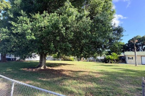 House in Okeechobee, Florida 1 bedroom, 68 sq.m. № 2146660 - photo 14