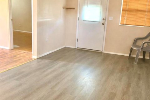 House in Okeechobee, Florida 1 bedroom, 68 sq.m. № 2146660 - photo 7