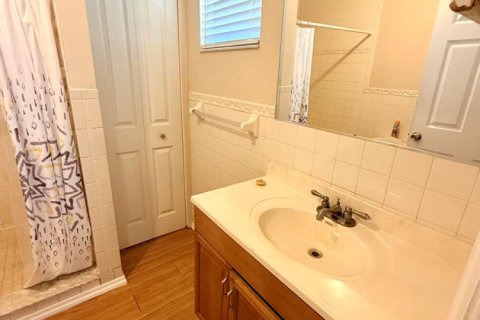 House in Okeechobee, Florida 1 bedroom, 68 sq.m. № 2146660 - photo 10
