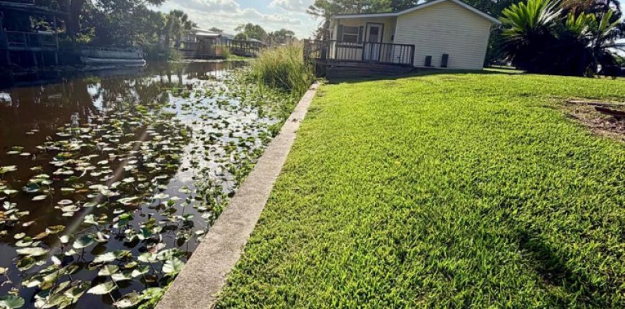 House in Okeechobee, Florida 1 bedroom, 68 sq.m. № 2146660