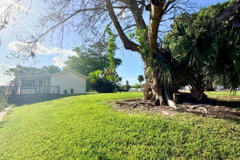 House in Okeechobee, Florida 1 bedroom, 68 sq.m. № 2146660 - photo 13