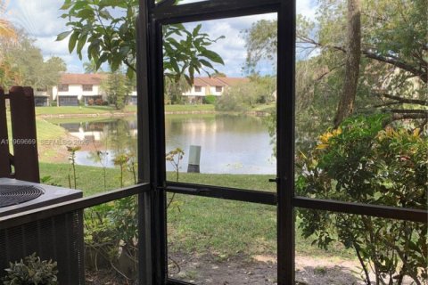 Townhouse in Coconut Creek, Florida 2 bedrooms, 123.75 sq.m. № 2030431 - photo 26