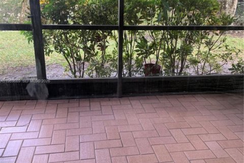 Townhouse in Coconut Creek, Florida 2 bedrooms, 123.75 sq.m. № 2030431 - photo 27