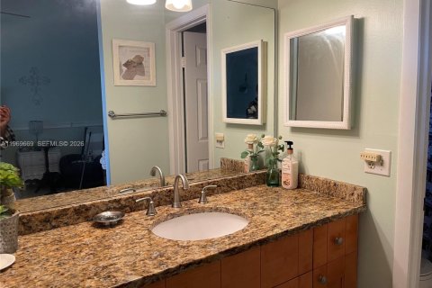 Townhouse in Coconut Creek, Florida 2 bedrooms, 123.75 sq.m. № 2030431 - photo 20