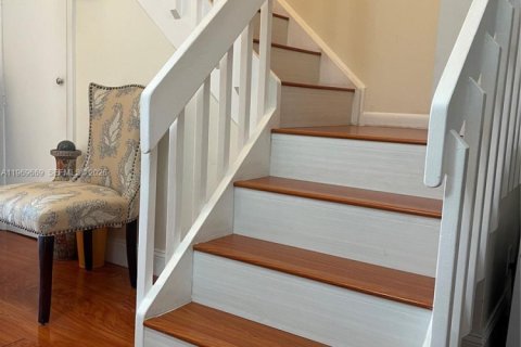 Townhouse in Coconut Creek, Florida 2 bedrooms, 123.75 sq.m. № 2030431 - photo 12