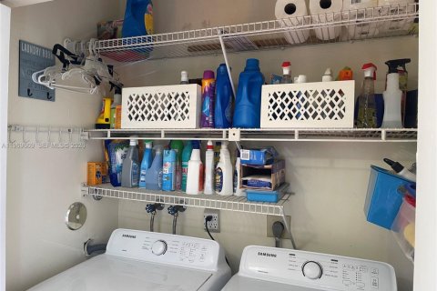 Townhouse in Coconut Creek, Florida 2 bedrooms, 123.75 sq.m. № 2030431 - photo 8