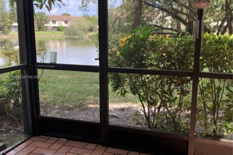 Townhouse in Coconut Creek, Florida 2 bedrooms, 123.75 sq.m. № 2030431 - photo 24