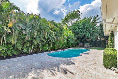 Commercial property in West Palm Beach, Florida № 2241314 - photo 8