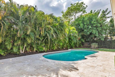 Commercial property in West Palm Beach, Florida № 2241314 - photo 9