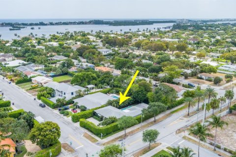 Commercial property in West Palm Beach, Florida № 2241314 - photo 13