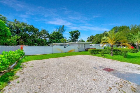 Villa ou maison à louer à Miami, Floride: 1 chambre, 74.32 m2 № 2037952 - photo 8