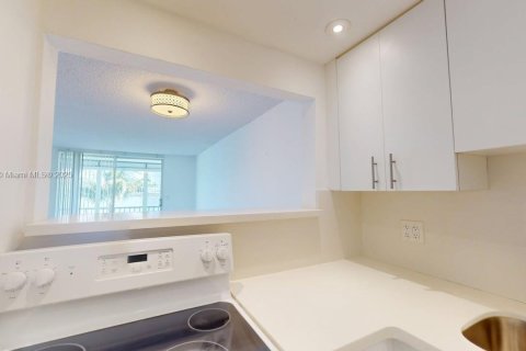 Condominio en venta en Aventura, Florida, 1 dormitorio, 71.35 m2 № 1880048 - foto 8