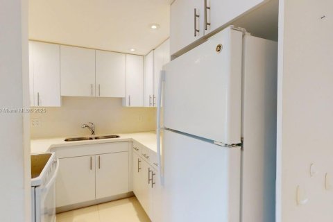 Condominio en venta en Aventura, Florida, 1 dormitorio, 71.35 m2 № 1880048 - foto 7