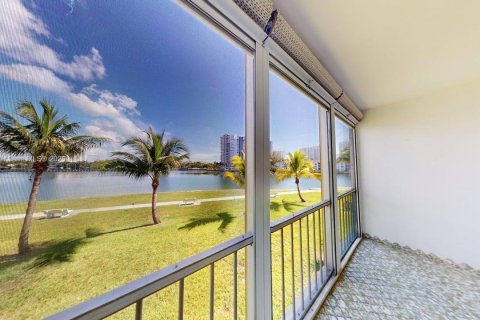 Condominio en venta en Aventura, Florida, 1 dormitorio, 71.35 m2 № 1880048 - foto 1
