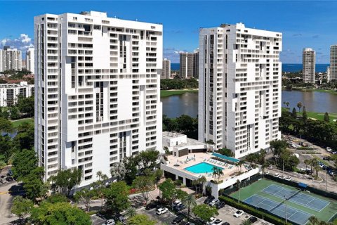 Condo à Miami, Floride, 3 chambres  № 2298923