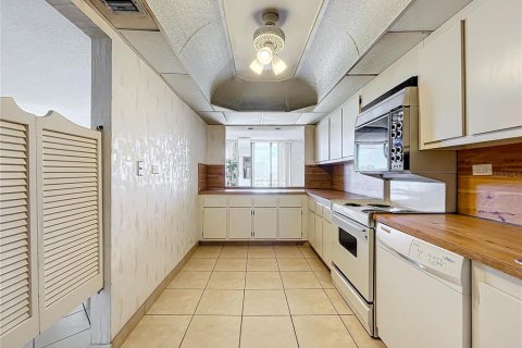 Copropriété à vendre à Miami, Floride: 3 chambres, 141.3 m2 № 2298923 - photo 13