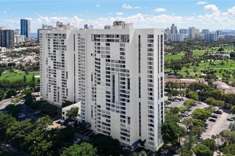 Copropriété à vendre à Miami, Floride: 3 chambres, 141.3 m2 № 2298923 - photo 2