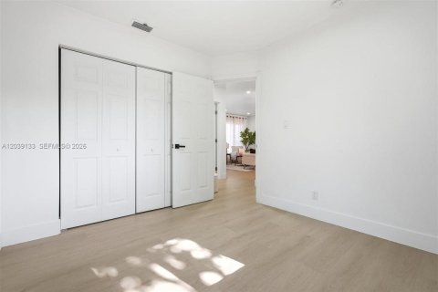 House in Deerfield Beach, Florida 3 bedrooms, 106.65 sq.m. № 2248050 - photo 19