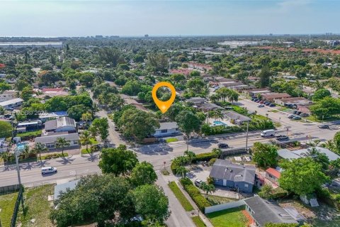 House in Deerfield Beach, Florida 3 bedrooms, 106.65 sq.m. № 2248050 - photo 28