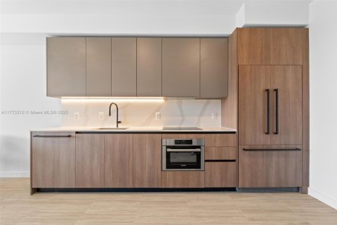 Condo in Miami Beach, Florida, 1 bedroom  № 1692622 - photo 6