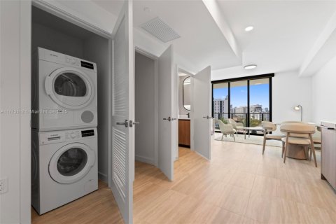 Condo in Miami Beach, Florida, 1 bedroom  № 1692622 - photo 10