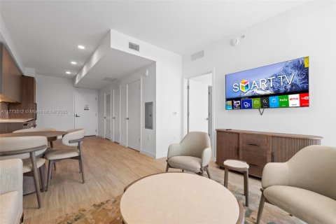 Condo in Miami Beach, Florida, 1 bedroom  № 1692622 - photo 17